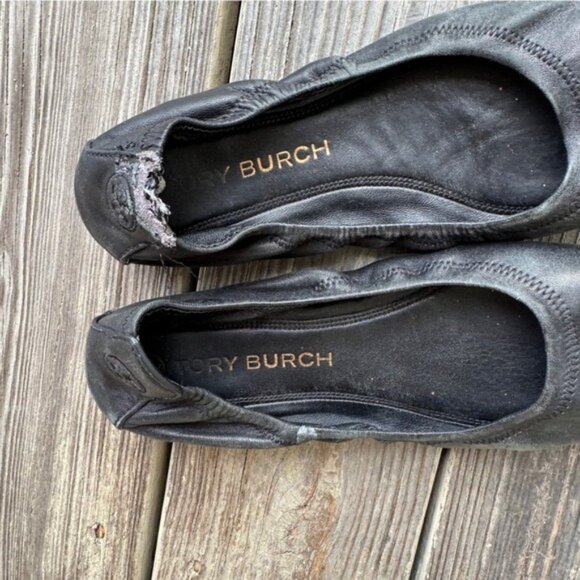 Well Worn Tory Burch Black Leather Flats Shoes Some Damage and Wear No Socks - Picture 5 of 6